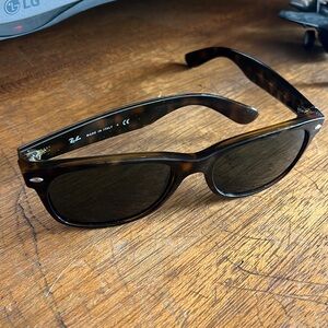 Ray-ban new wayfarer RB 2132